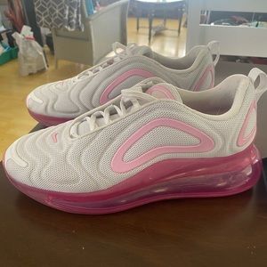 Women’s Nike air max 720